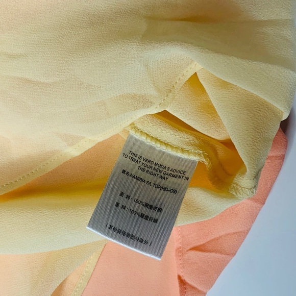 Vero Moda Layered Sleeveless Blouse medium - Picture 7 of 8